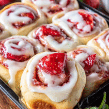 Strawberry Cheesecake Cinnabon Rolls Recipe